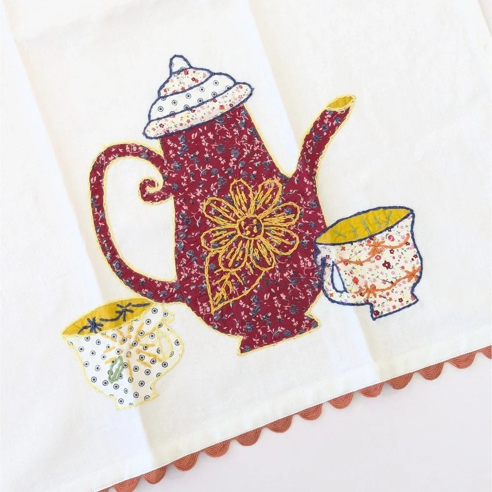 2010 Anthropologie Dish Towel Applique Teapot Tea Cups Floral Fabric INDIA New